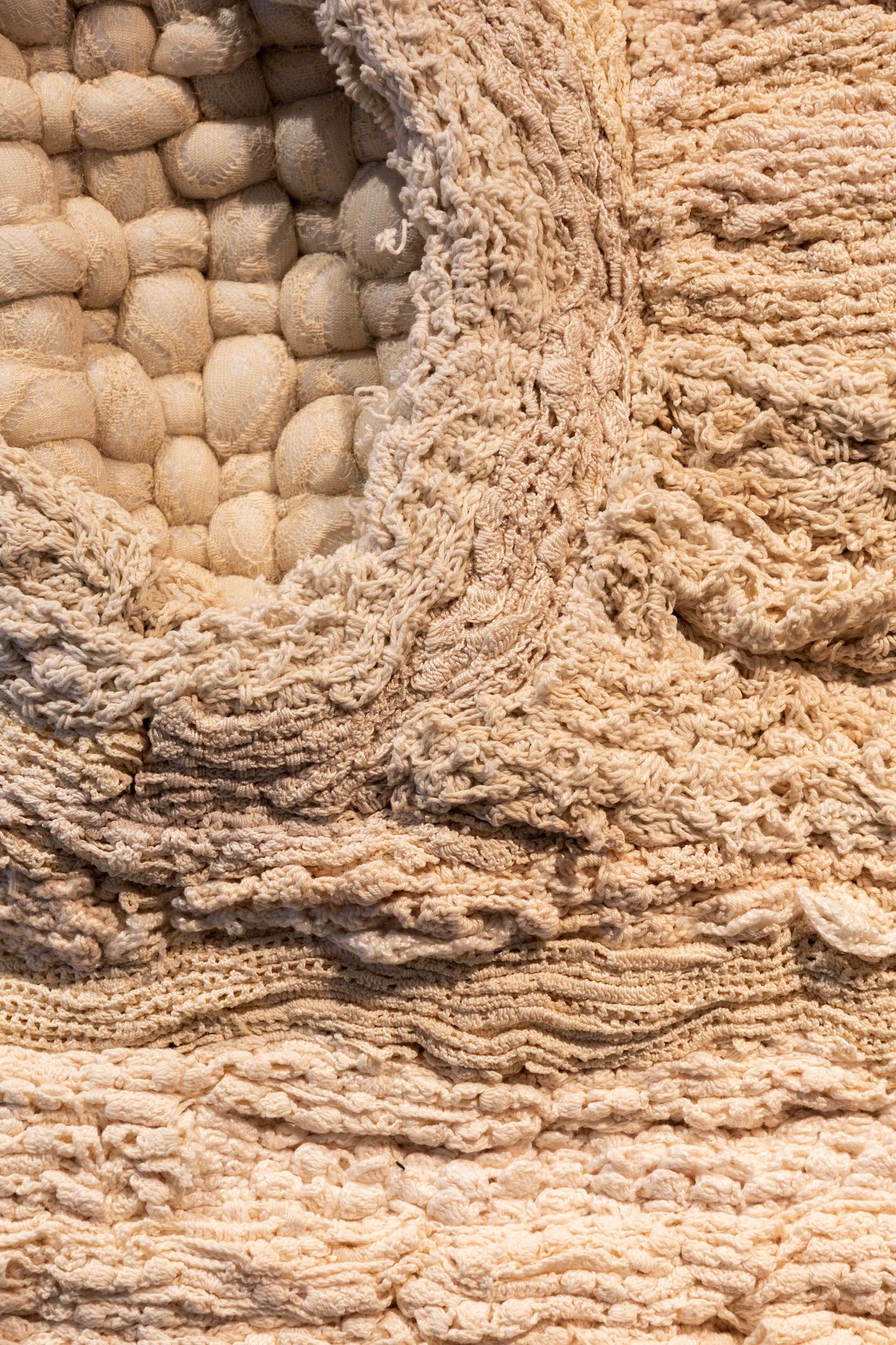 Detail Interwoven<br><small>lace/semedaki fabrics,
handmade traditional greek curtains,
filling, thread, 50 x 30 cm €1490</small>